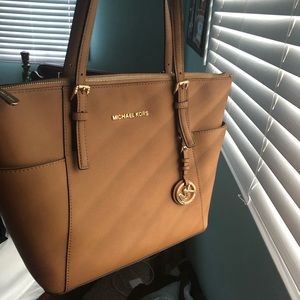 Michael Kors Jet Set Tote